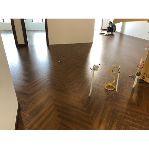 Sử dụng sàn gỗ tự nhiên xương cá độc lạ và đẹp mắt 2024