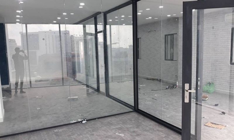 Cửa kính cường lực có những đặc điểm gì? 