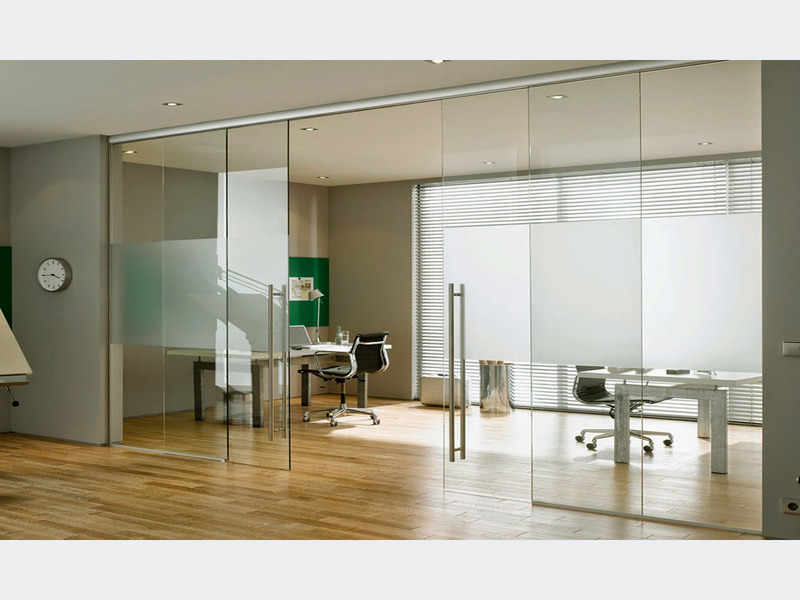 Cửa kính cường lực trượt 2 cánh lùa ray U nhôm