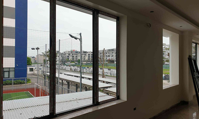 Cấu tạo cửa nhôm Xingfa 3 cánh cũng khá đơn giản