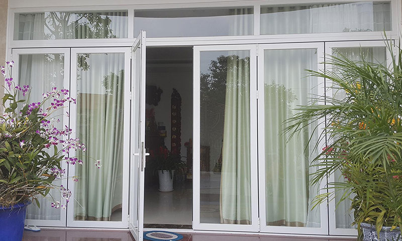 Cửa nhôm Xingfa dùng kính gì?