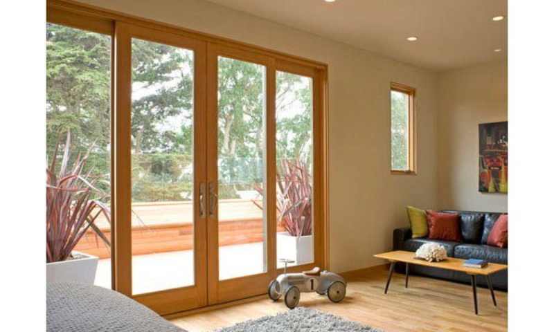 Cửa vân gỗ mang tới không gian thoáng đãng 