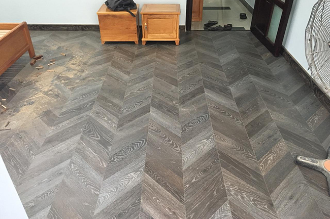 quá trình thi công sàn gỗ xương cá egger