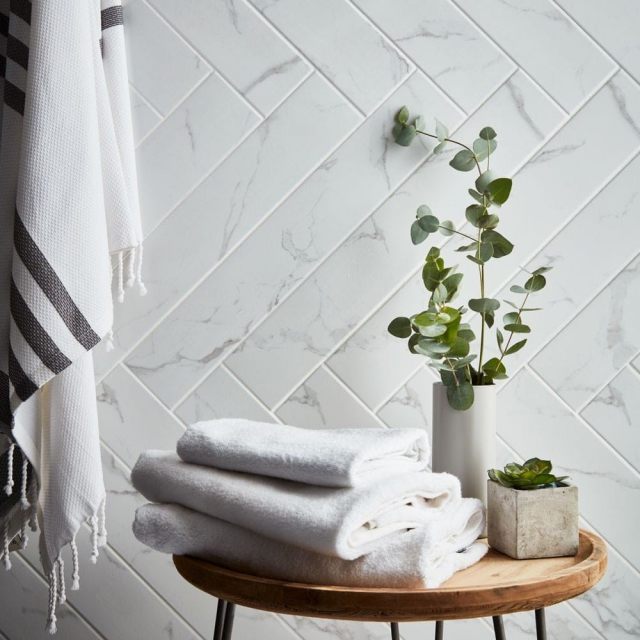 một số mẫu gạch ốp tường trắng vân mây