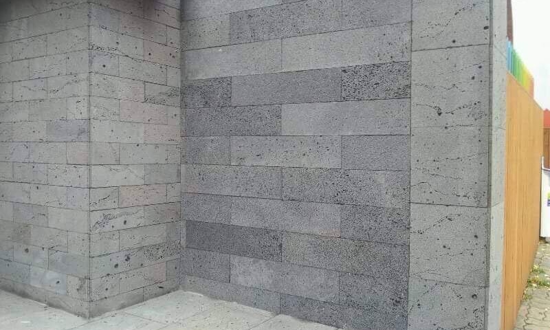 Ưu thế nổi bật của gạch tổ ong ốp tường trong trang trí và xây dựng