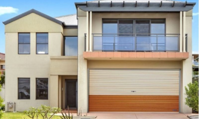 Cửa thép tấm liền rất được các ngôi nhà mặt phố ưa chuộng