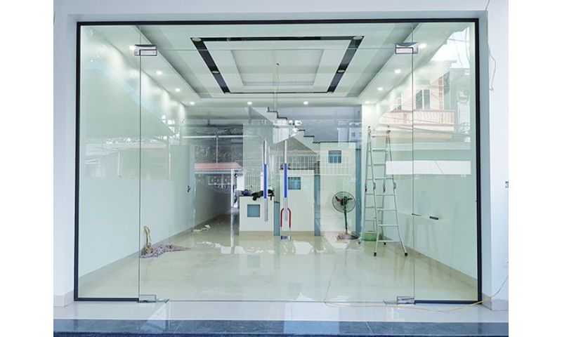 Báo giá cửa kính cường lực trên thị trường hiện nay 