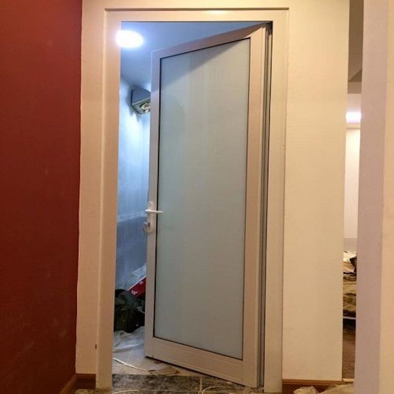 Cửa nhôm kính một cánh tầm trung