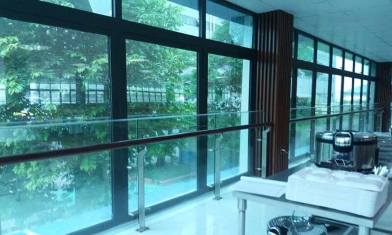 Kính cường lực 1 chiều là gì?