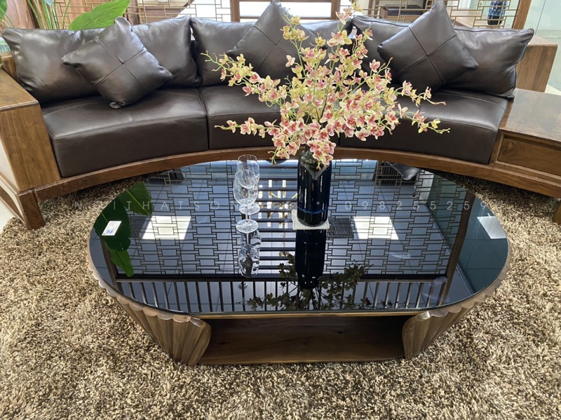 Ưu điểm nổi bật của mặt bàn làm từ kính cường lực