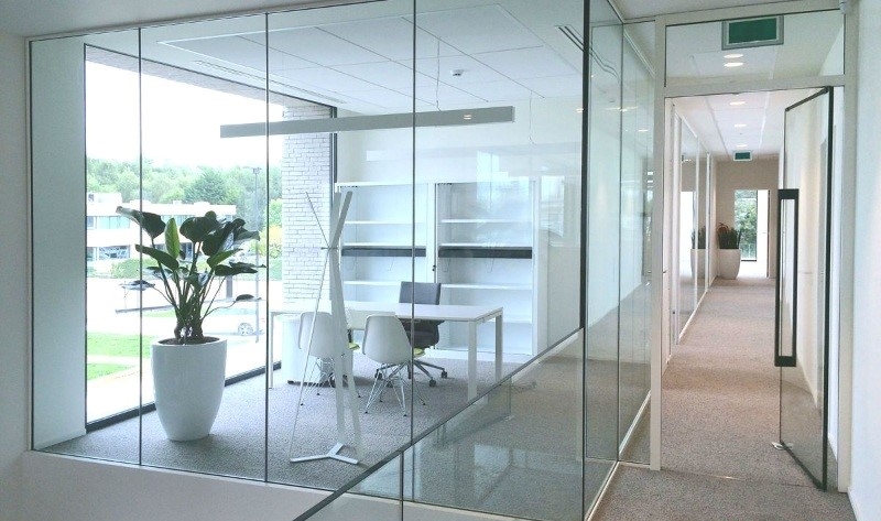 kính cường lực cách âm