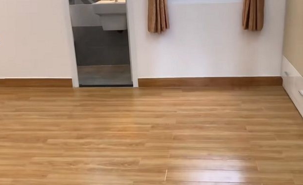 cách chọn màu gạch ốp chân tường giả gỗ