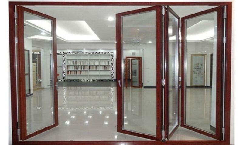 Một vài mẫu cửa kính cường lực khung gỗ 4 cánh phổ biến