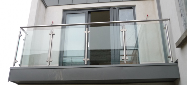 Báo giá kính cường lực làm lan can