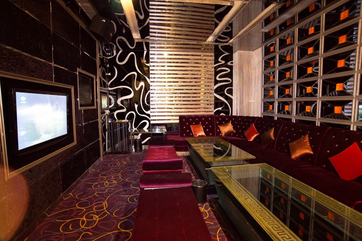 Mẫu phòng karaoke diện tích nhỏ đẹp - Hình 13