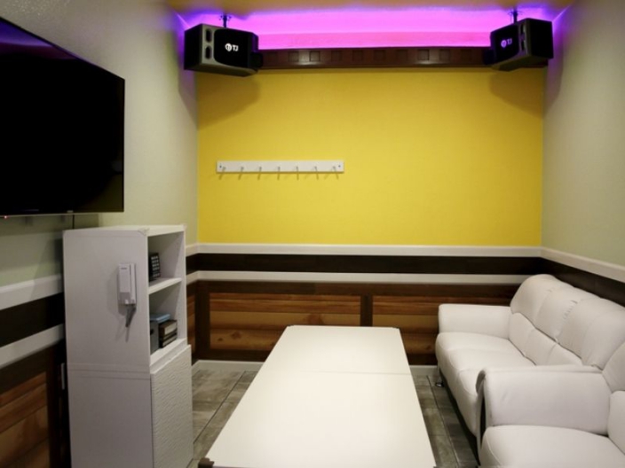 Mẫu phòng karaoke diện tích nhỏ đẹp - Hình 5